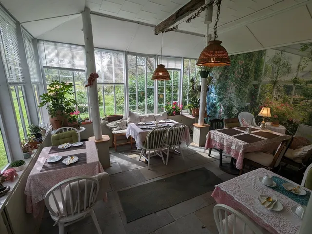 Summersweet Garden Nursery (at Perennial Pleasures)