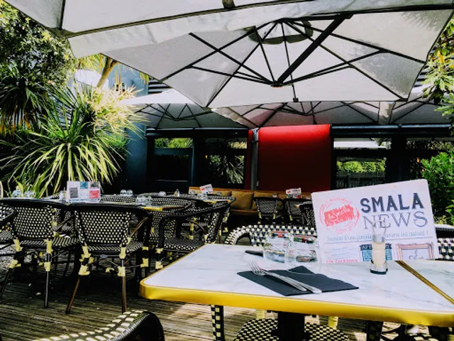 Restaurant, grillades feu de bois La Smala