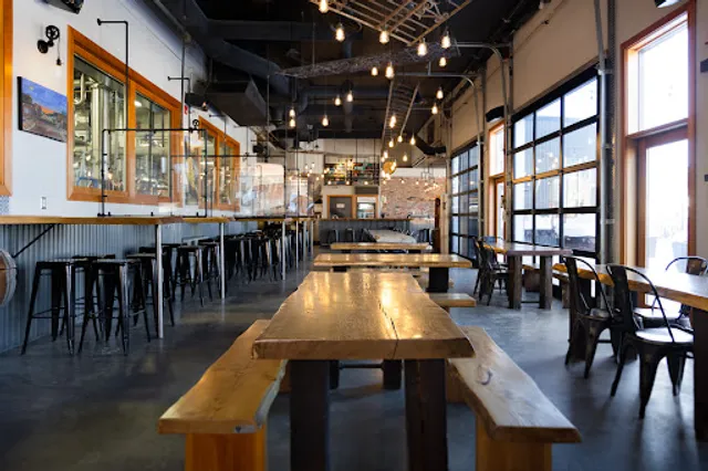 CrossRoads Brewing & Distillery