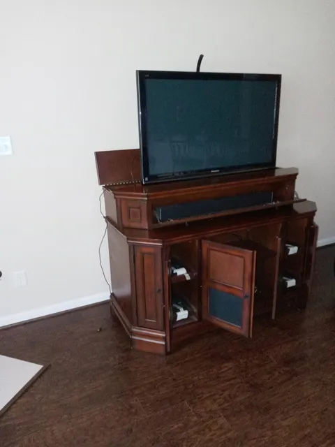 Balbuena's Used Furniture