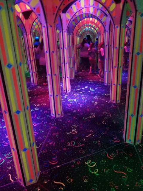 Krazy Mirror Maze