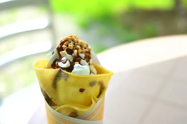 momofuku【ハンバーガーとバタークレープ専門のテイクアウト店】11/23と24は米粉シフォンのフルーツサンドを販売致します。トイレはございません。ご注意ください。