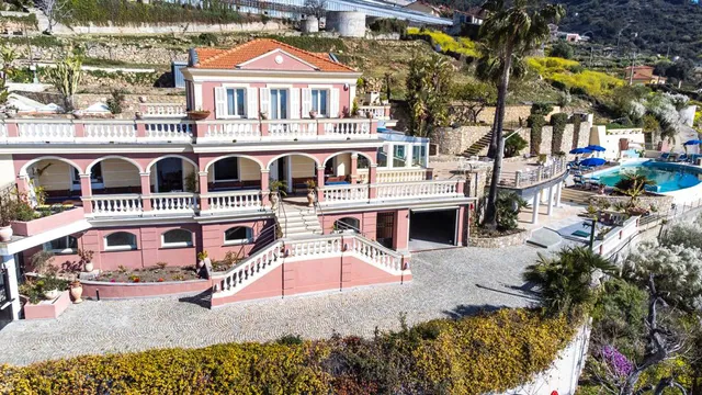 Villa Caroleo | Luxury Villa in Ospedaletti - Sanremo