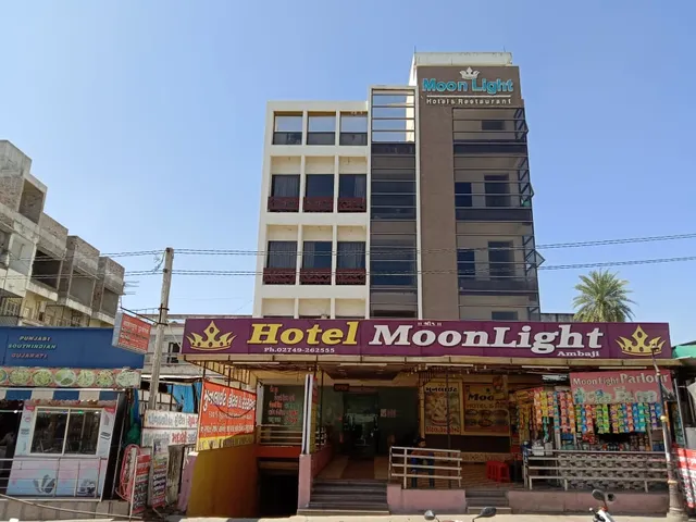 Hotel Moonlight and Restaurants