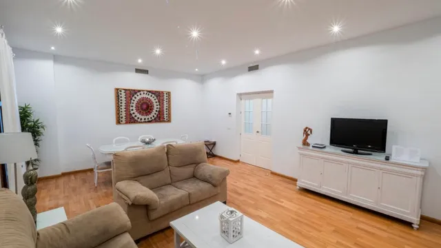 Amplio Apto. Centro vistas Tornería