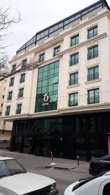 Q Hotel