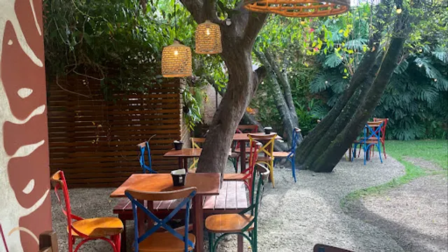 Óikí Bistrô Café