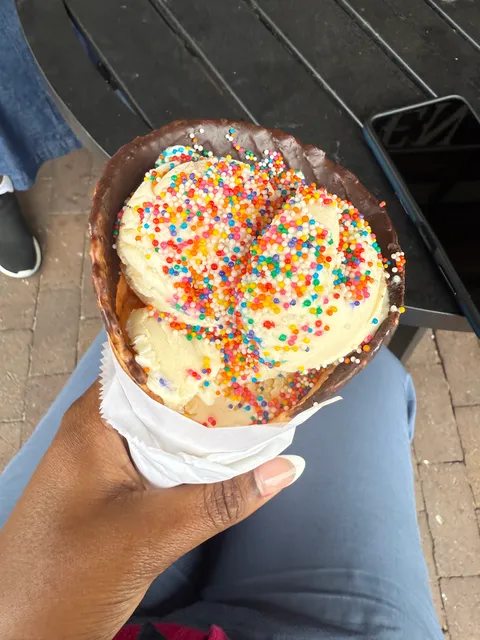 Huckleberry’s Ice Cream Parlor