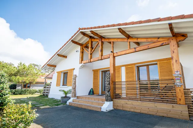 Vieux Boucau Surflodge / Villa Tiki