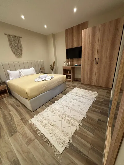 SEQUOIA Pyramids View