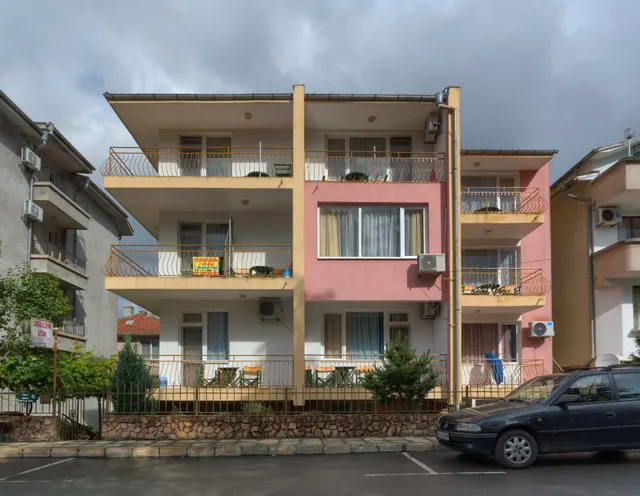 Kazlarov Guest House