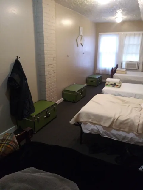 R&R Hostel Cleveland