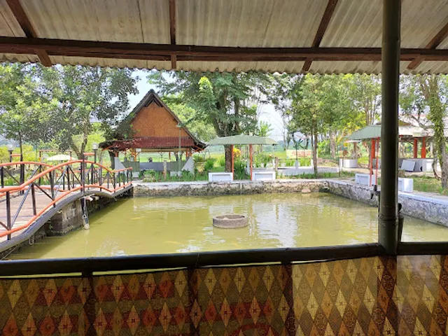 Pondok Makan & Pemancingan Minanata