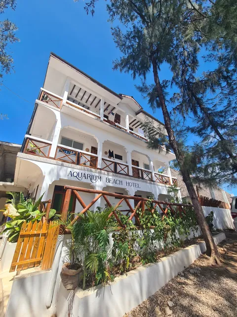 Aquarium beach hotel