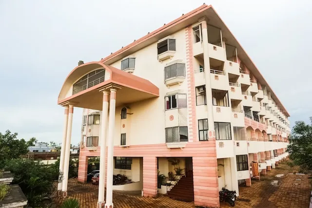 Capital O 61018 Sri Krishna Guest House