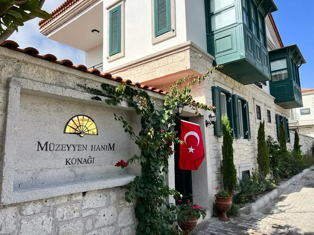 Müzeyyen Hanım Konağı Alaçatı