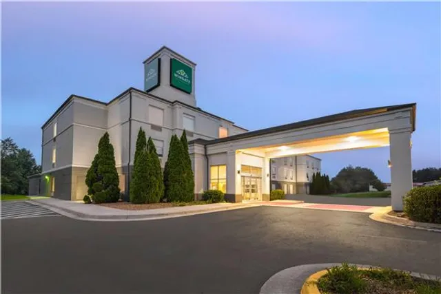 Wingate by Wyndham Dublin Near Claytor Lake State Park