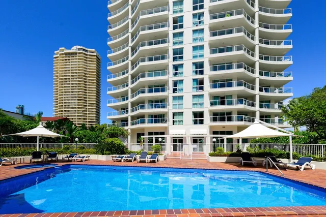 The Crest Apartments, Main Beach, Qld