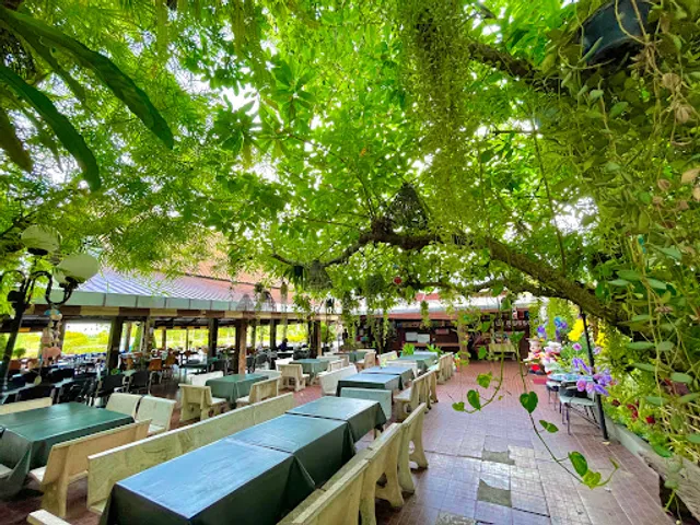 Khanap Nam Restaurant