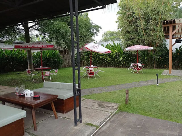 Level Up Resto & Bar