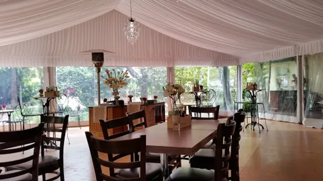 Yarralumla Gallery and Oaks Brasserie