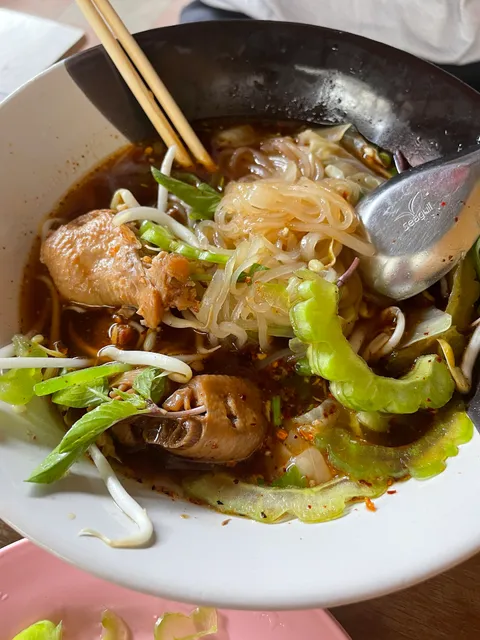 ก๋วยเตี๋ยวไก่ตุ๋นมะระ(ซอย2)