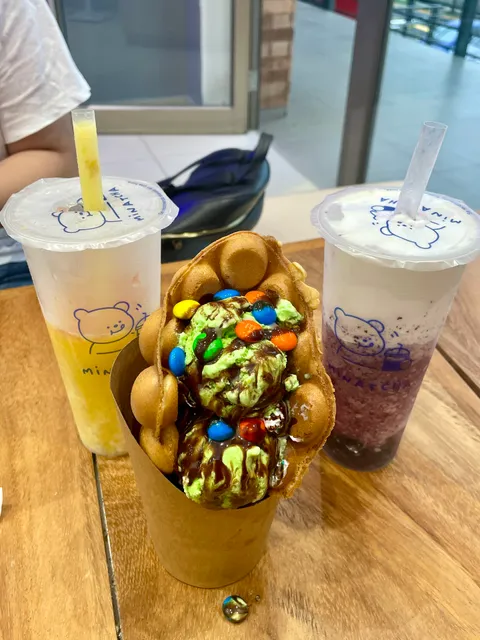 Minatcha • Hillside