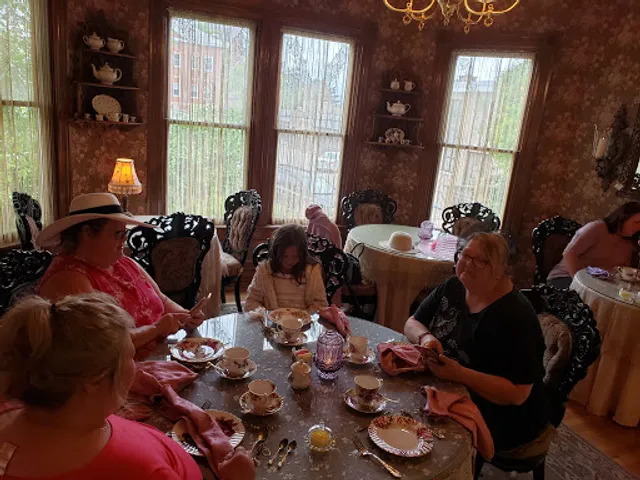 Victorian Lady of Academy Hill