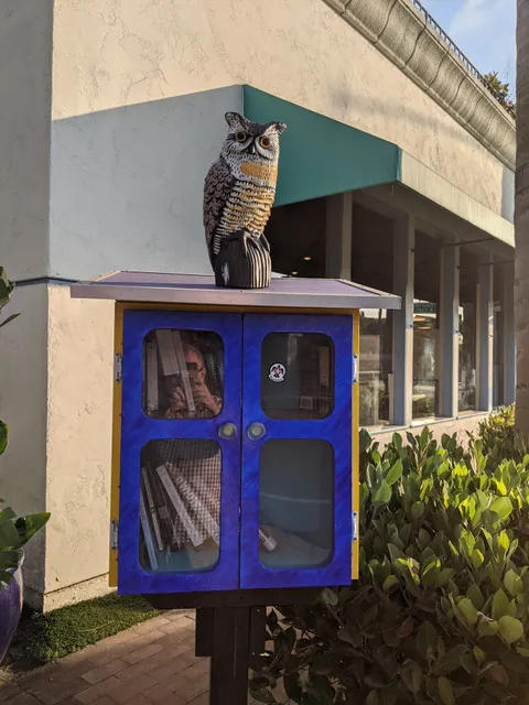 Moonlight Plaza Shopping Center