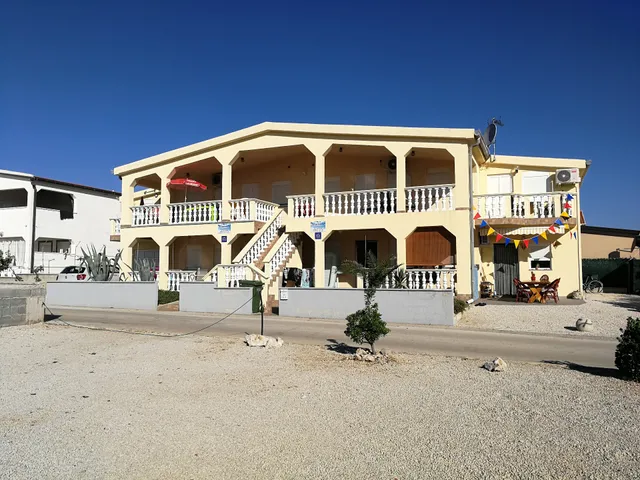 Apartments Delić/Pejić