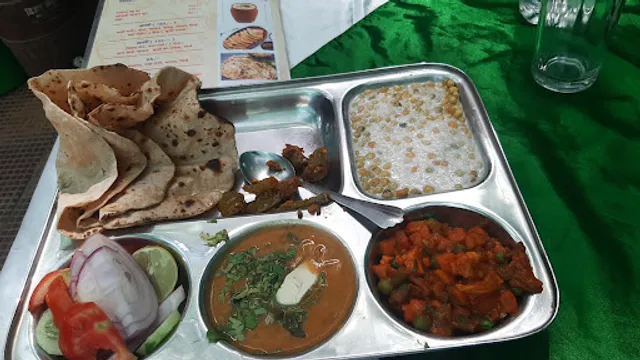 Sitara Restaurant And Guest House