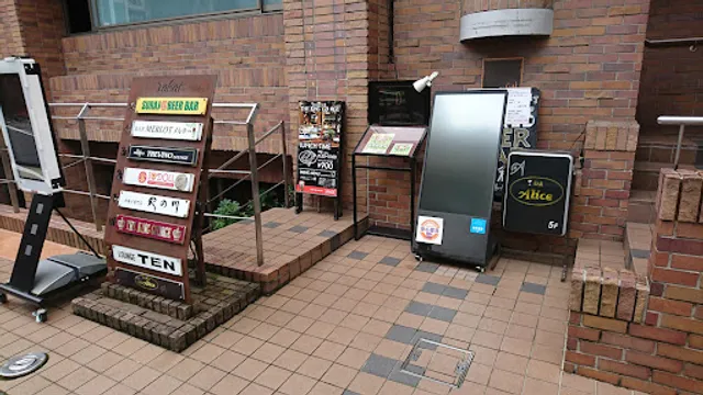 アイドル育成型ライブカフェ アイドール