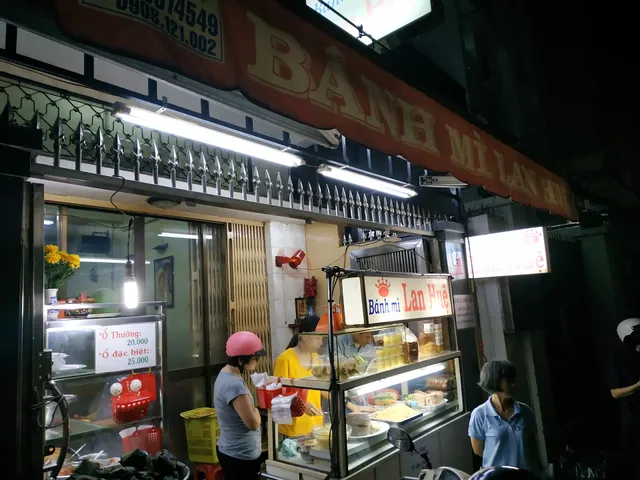 Bánh Mì Lan Huệ