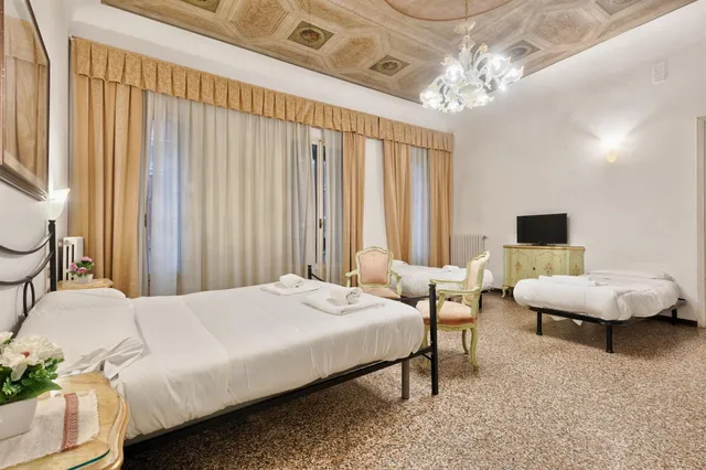 Joy Rialto Rooms Venice