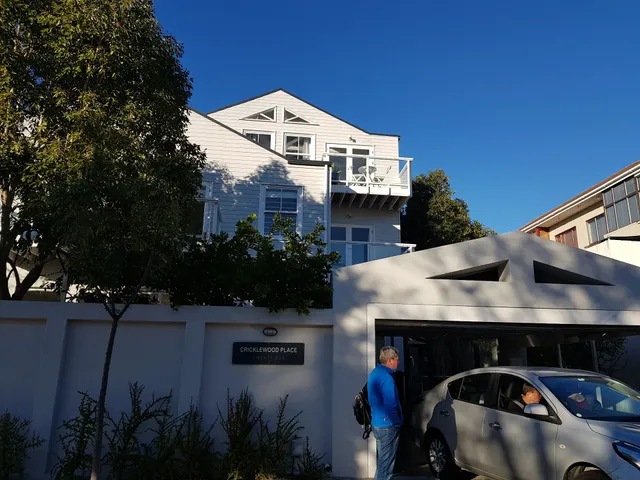 Cricklewood Place - Luxury Holiday Homes