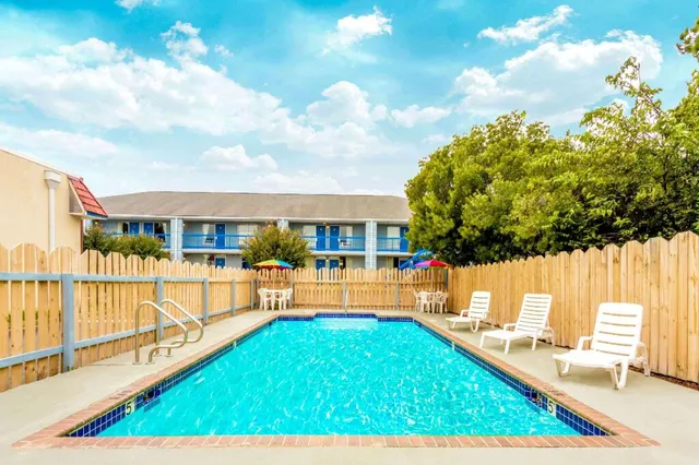 Travelodge by Wyndham Virginia Beach Bay Beach