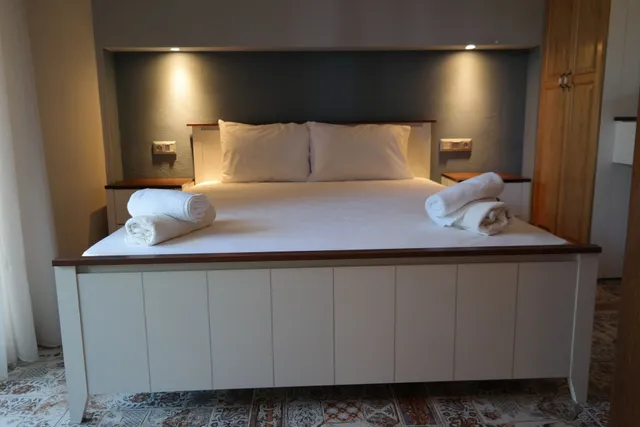 Gyalos beachfront apart-hotel