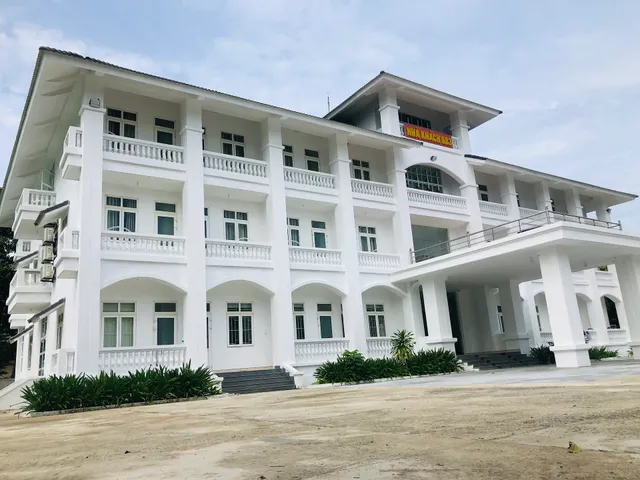 Nhà Khách 683 (683 Guest House)