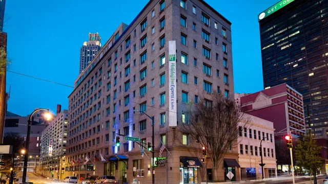 Holiday Inn Express & Suites Atlanta Downtown by IHG