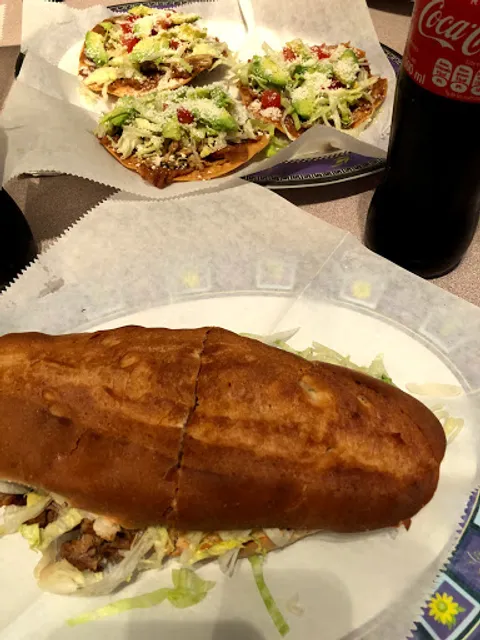 Las Rocas (Tortas Tacos Tostadas Y Licuados)