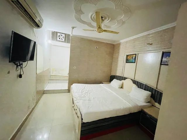 OYO Flagship 813062 Abhishek Residency