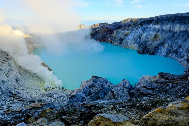 Ijen Crater Sunrise Point