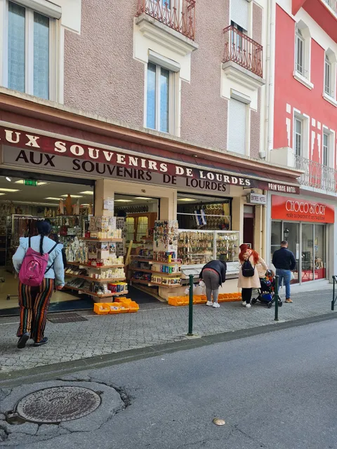 Aux souvenirs de lourdes