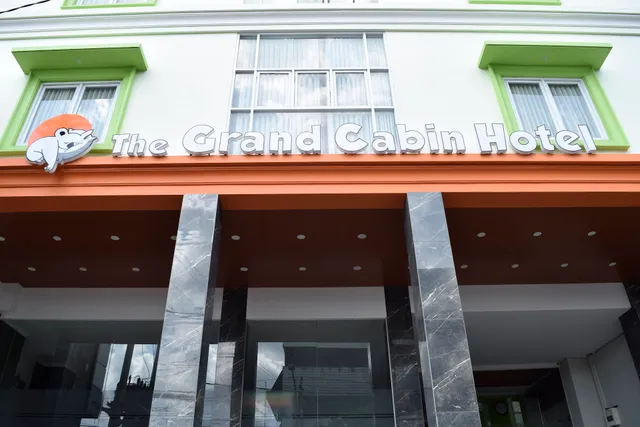 The Grand Cabin Hotel