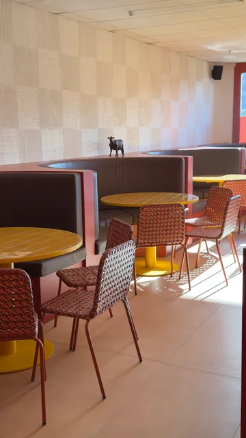 PUSPAAYU MERCADAL - Burger Restaurant