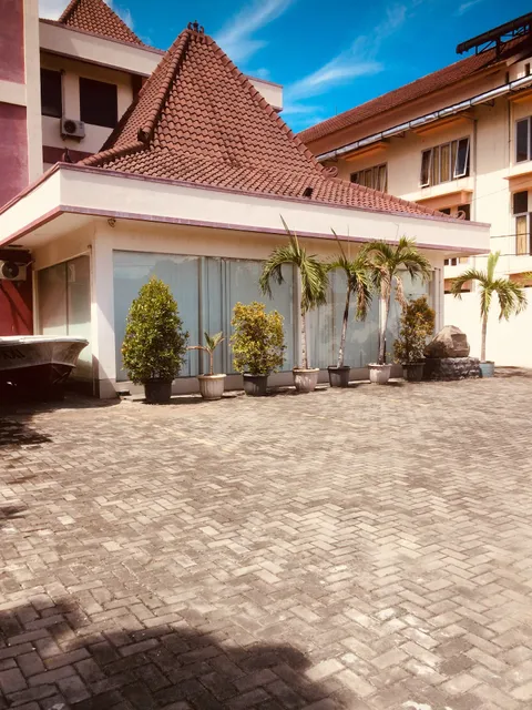 Hotel Dermaga Keluarga Sonosewu