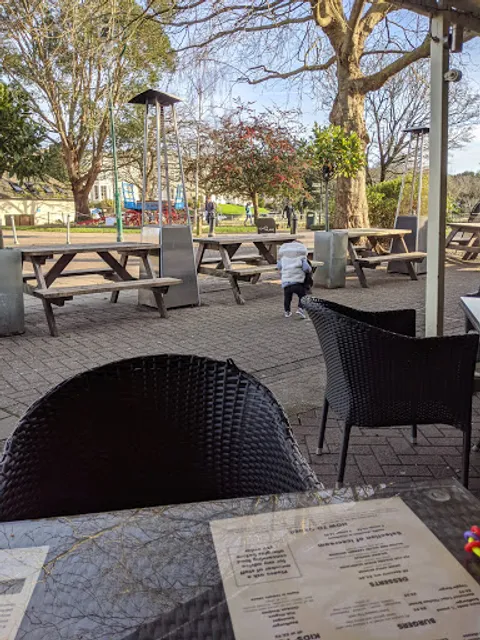 Creeks End Inn Bar & Restaurant