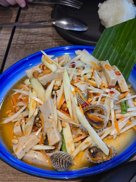 ไก่ย่างมหานคร (正宗的泰餐)