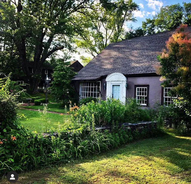 Leonards Antiques of New England