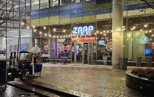 Zaap Isan Thai Street Food Rautatie